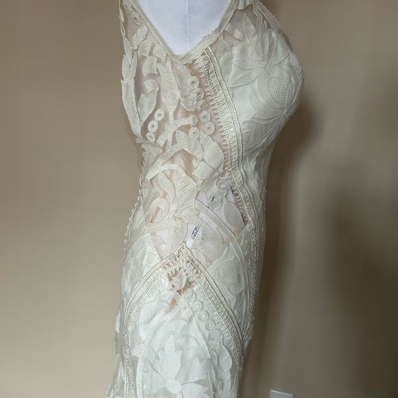 Everly Bride wedding dress size 8. New! - Picture 9 of 16
